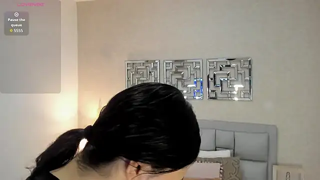 sofia  thompson online show from 05-16-26, 12:07