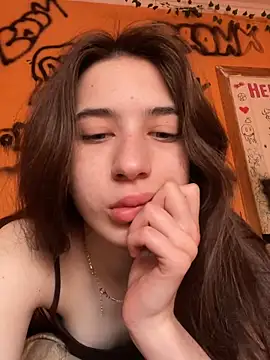 Laurie Corny online show from 04-29-26, 08:51