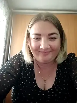 Snapshot of MiyaOlliver chatting on 05-10-26, 10:53 MiyaOlliver online show from 05-10-26, 10:53