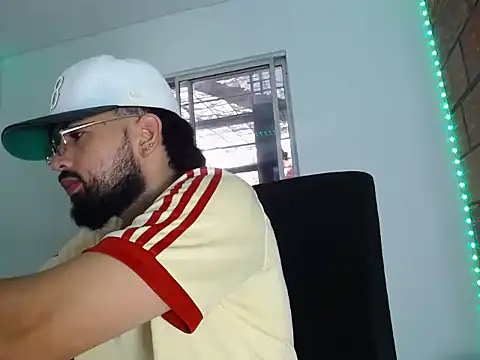 camilorestrepo77 online show from 05-26-26, 02:24