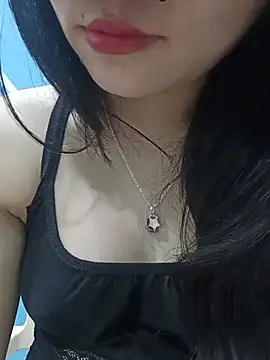 Snapshot of silkyhairs chatting on 06-27-26, 06:24 silkyhairs online show from 06-27-26, 06:24