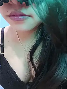 Snapshot of silkyhairs chatting on 06-30-26, 05:41 silkyhairs online show from 06-30-26, 05:41