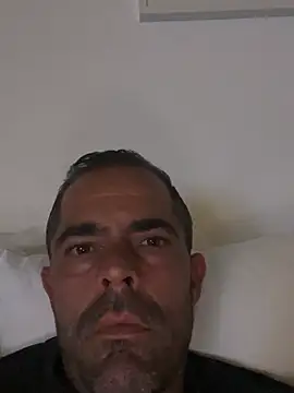 Snapshot of Riccardo86xx chatting on 05-27-26, 08:06 Riccardo86xx online show from 05-27-26, 08:06