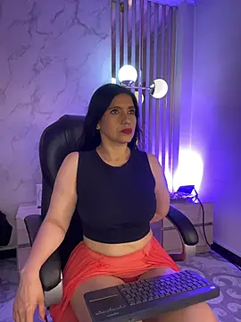 Snapshot of Dalila_5 chatting on 07-17-26, 07:30 Dalila 5 online show from 07-17-26, 07:30