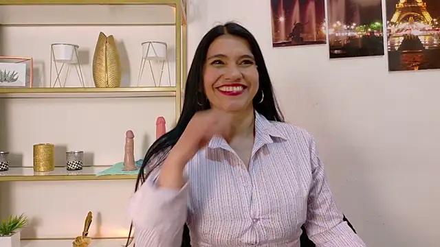Snapshot of Dalila_5 chatting on 07-29-26, 11:14 Dalila 5 online show from 07-29-26, 11:14