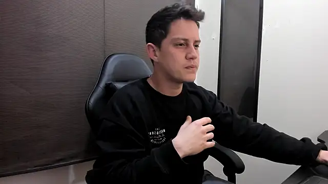 Snapshot of KendricTorres chatting on 07-01-26, 11:34 KendricTorres online show from 07-01-26, 11:34