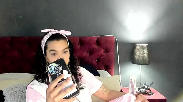 Snapshot of ZiaNoir_ chatting on 07-10-26, 02:52 ZiaNoir online show from 07-10-26, 02:52