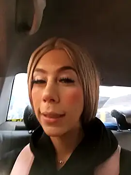 Snapshot of ZoeyPetit chatting on 05-30-26, 11:29 ZoeyPetit online show from 05-30-26, 11:29