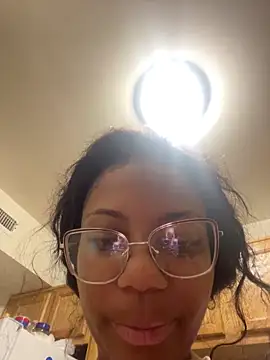 HoneyXeek online show from 04-28-26, 03:22