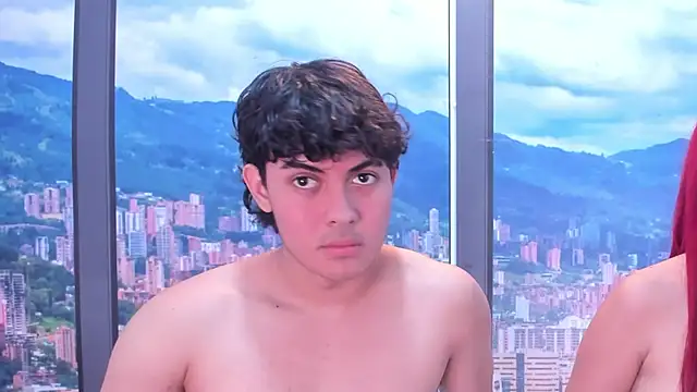 LunnaAndLiam online show from 04-28-26, 10:04