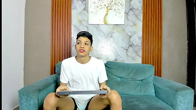 LOVE GUYS1 online show from 05-27-26, 01:19