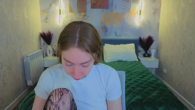 Leslie Whait online show from 05-14-26, 02:40