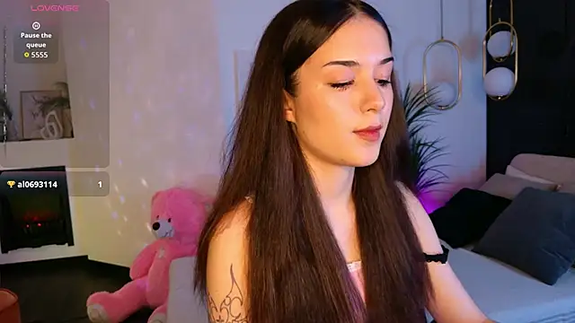 SkinnyEllie online show from 05-10-26, 07:41