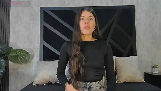 Hillary myerss  online show from 06-06-26, 05:39