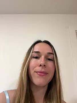 Naomi-Smile online show from 04-28-26, 07:52