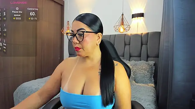 Alanna 19 online show from 05-27-26, 11:51