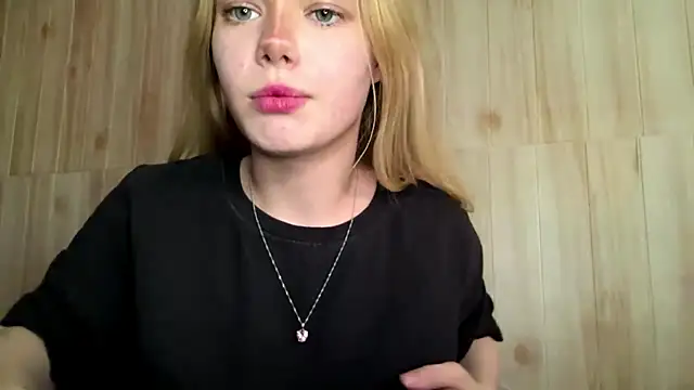 Malinwitch online show from 05-25-26, 04:02