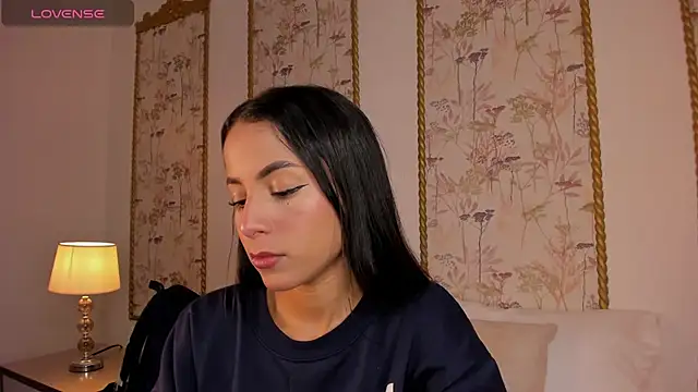 sara castro24  online show from 07-18-26, 08:01