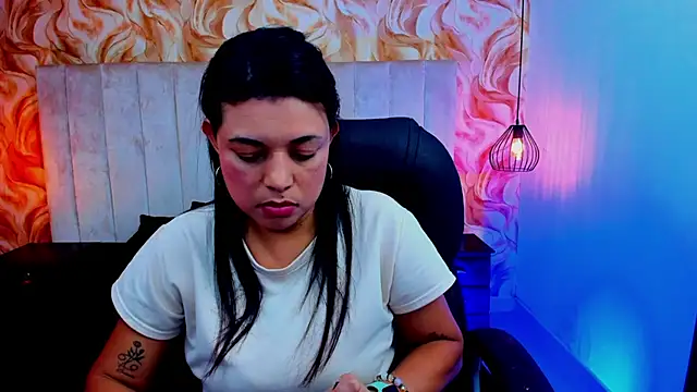 ChloeSmith9 online show from 07-27-26, 07:10