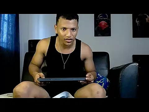 Snapshot of Ian_Arcia chatting on 05-08-26, 10:15 Ian Arcia online show from 05-08-26, 10:15