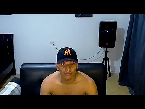 Snapshot of Ian_Arcia chatting on 05-11-26, 11:13 Ian Arcia online show from 05-11-26, 11:13