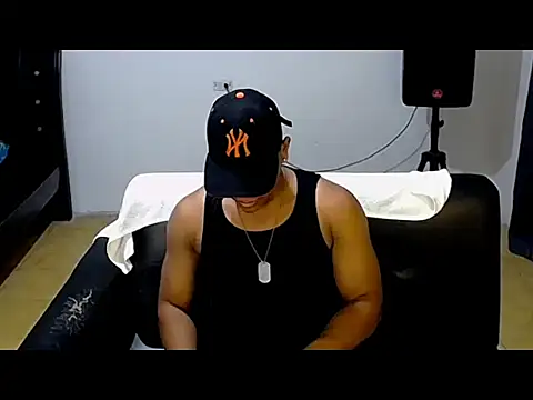 Snapshot of Ian_Arcia chatting on 05-12-26, 11:02 Ian Arcia online show from 05-12-26, 11:02