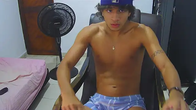 Snapshot of Hansel_take chatting on 07-27-26, 06:26 Hansel take online show from 07-27-26, 06:26