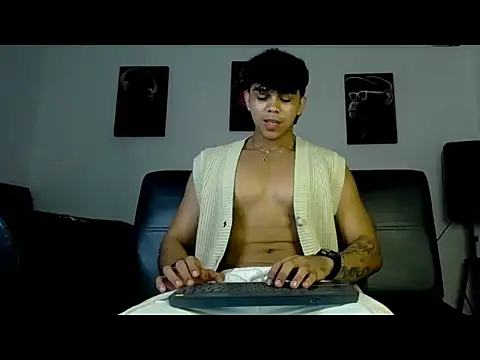 noahprada online show from 05-06-26, 03:57