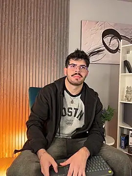 DomBoy  online show from 06-17-26, 07:59