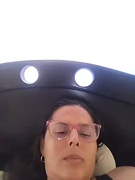 Snapshot of Bella_Morena27 chatting on 05-04-26, 03:30 Bella Morena27 online show from 05-04-26, 03:30