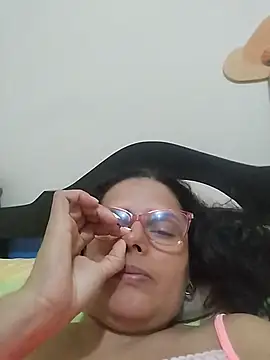 Snapshot of Bella_Morena27 chatting on 05-26-26, 05:36 Bella Morena27 online show from 05-26-26, 05:36
