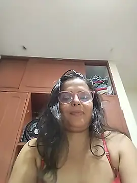 Snapshot of Bella_Morena27 chatting on 06-01-26, 01:29 Bella Morena27 online show from 06-01-26, 01:29