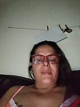 Snapshot of Bella_Morena27 chatting on 06-11-26, 03:37 Bella Morena27 online show from 06-11-26, 03:37