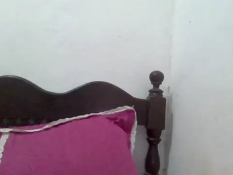 Snapshot of Xoeni chatting on 05-16-26, 12:18 Xoeni online show from 05-16-26, 12:18