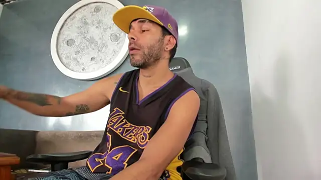 kevin collins76 online show from 04-29-26, 06:47