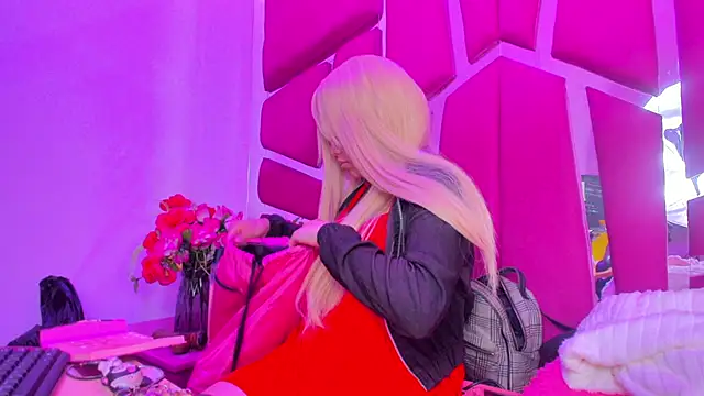 Snapshot of ivyqueen28 chatting on 06-01-26, 09:49 ivyqueen28 online show from 06-01-26, 09:49
