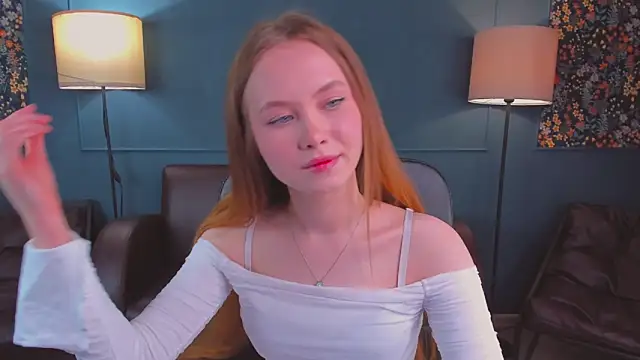 Snapshot of FloraLarsson chatting on 05-03-26, 10:43 FloraLarsson online show from 05-03-26, 10:43