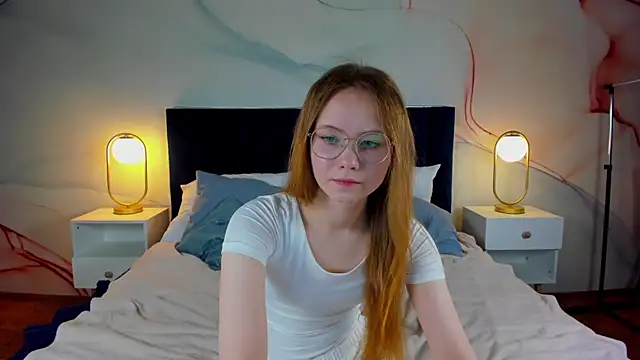Snapshot of FloraLarsson chatting on 06-09-26, 03:29 FloraLarsson online show from 06-09-26, 03:29