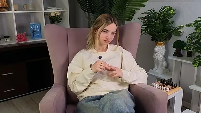 RosannPritchard online show from 04-30-26, 01:50