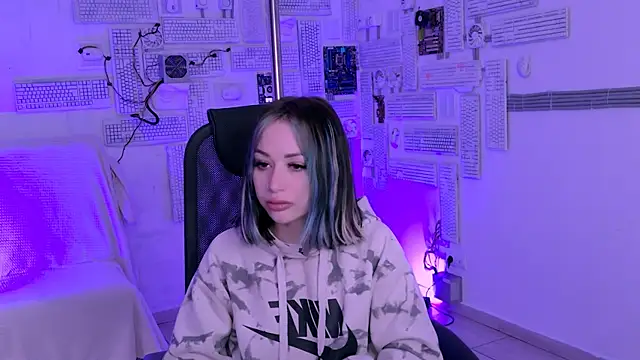 EdnaWilson online show from 04-30-26, 08:31