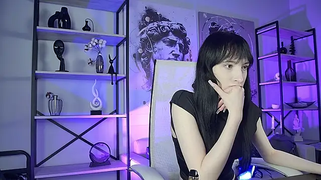 SeraphineSparda online show from 06-12-26, 11:42