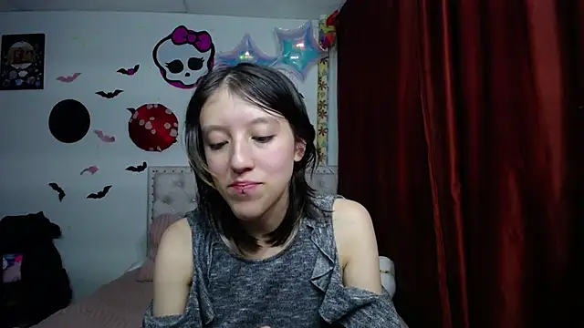 Snapshot of Blair_y_Briar chatting on 06-23-26, 11:14 Blair y Briar online show from 06-23-26, 11:14