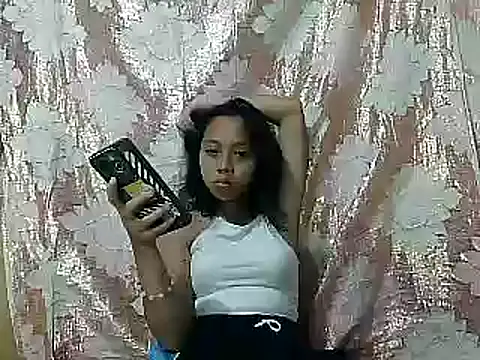 Snapshot of Yours_AsianPinayGirl18 chatting on 05-02-26, 12:21 Yours AsianPinayGirl18 online show from 05-02-26, 12:21