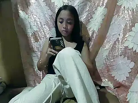 Snapshot of Yours_AsianPinayGirl18 chatting on 05-19-26, 09:48 Yours AsianPinayGirl18 online show from 05-19-26, 09:48
