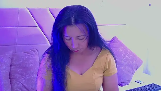 Snapshot of Scarlett_Divine chatting on 05-09-26, 02:22 Scarlett Divine online show from 05-09-26, 02:22