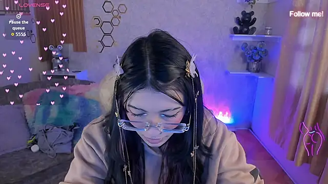 mia smoke  online show from 06-02-26, 12:07