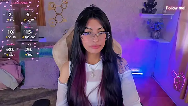 mia smoke  online show from 06-12-26, 04:50