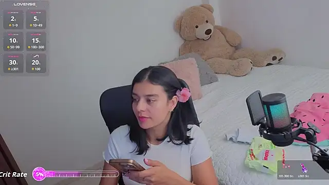 Snapshot of valerihouse_ chatting on 06-11-26, 02:53 valerihouse online show from 06-11-26, 02:53