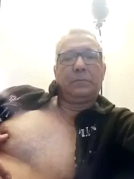 Soloyan online show from 01-28-25, 05:54