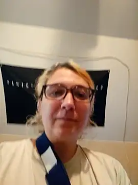 Thatonebinch online show from 05-06-26, 04:23